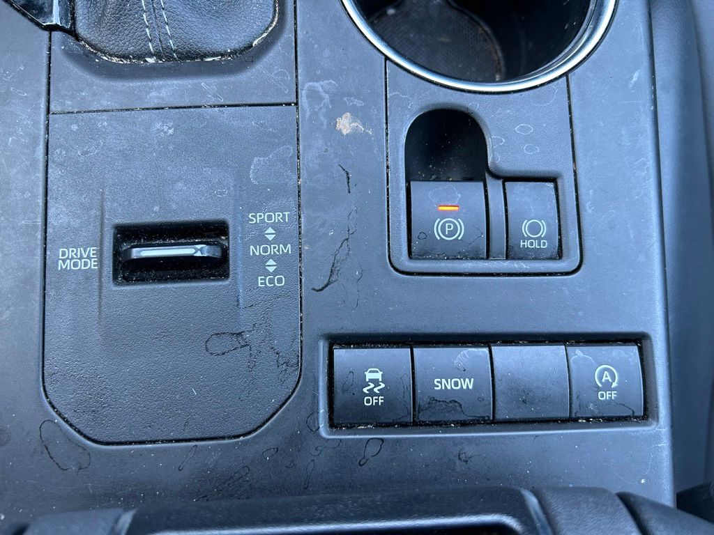 2022 Toyota Highlander XLE 27