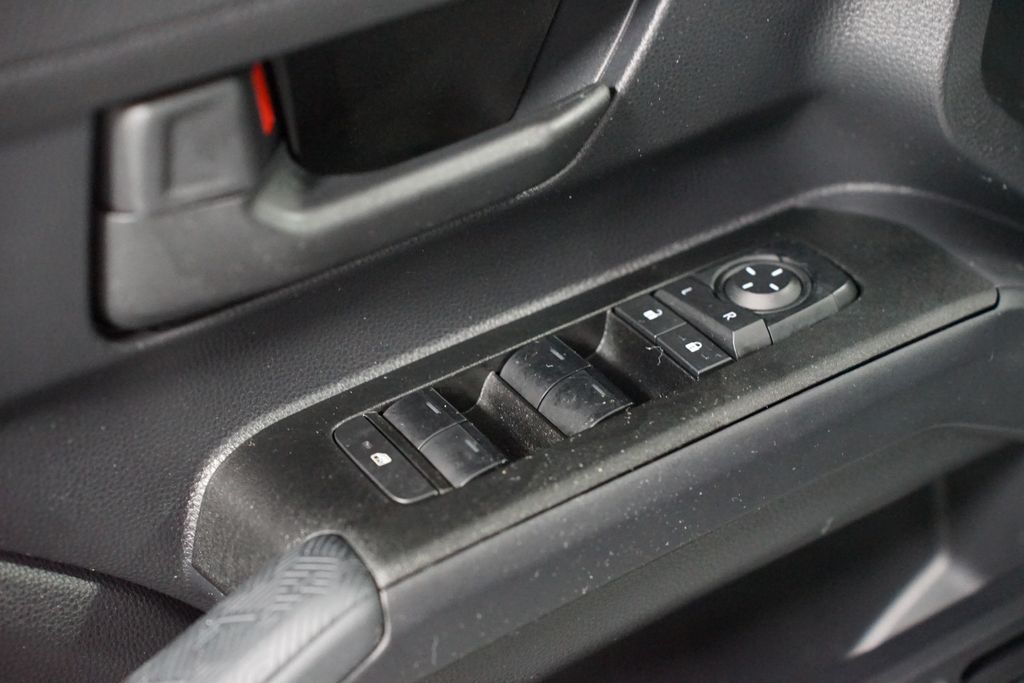 Thumbnail: 2025 Toyota 4Runner - 32