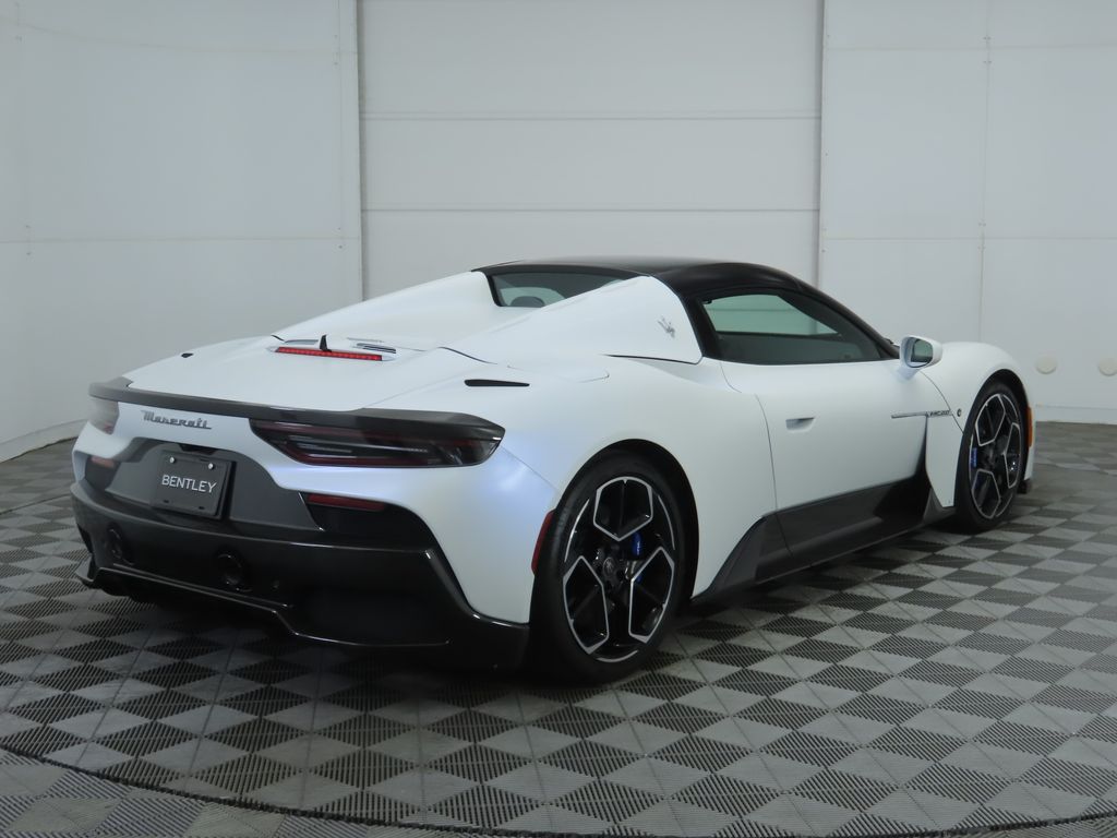 Thumbnail: 2023 Maserati MC20 - 13