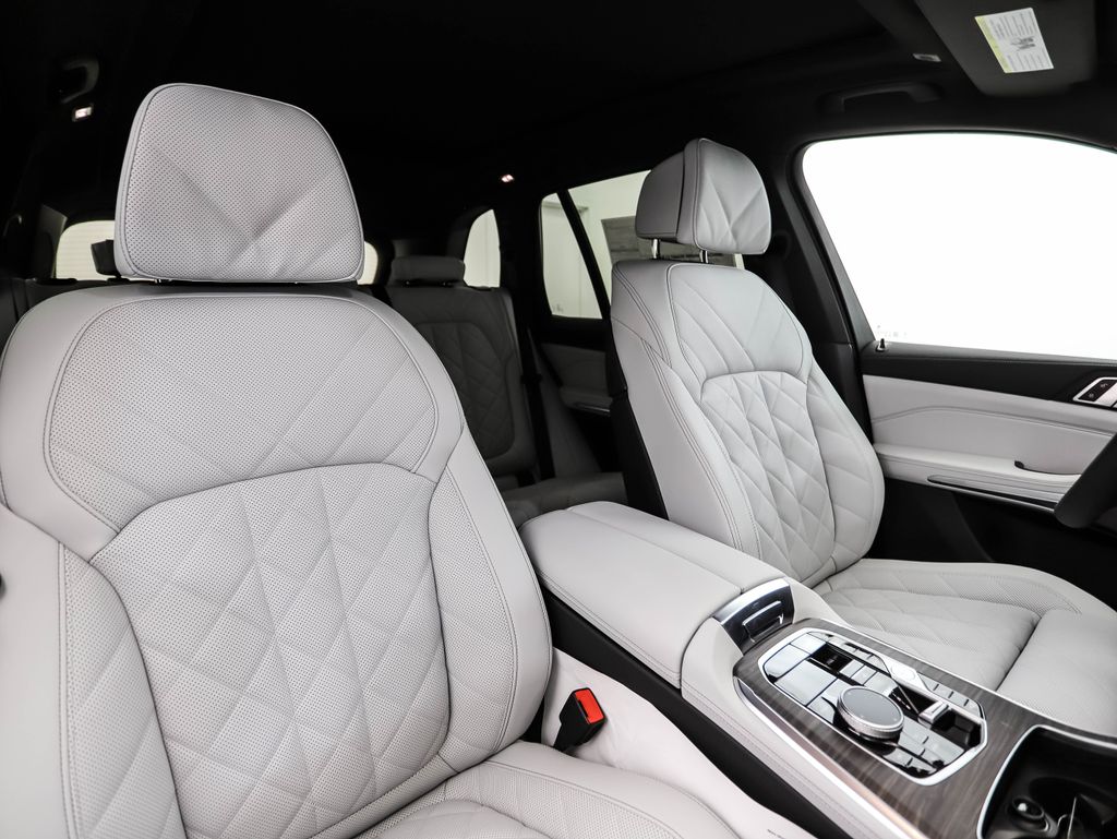 Thumbnail: 2026 BMW X5 - 32