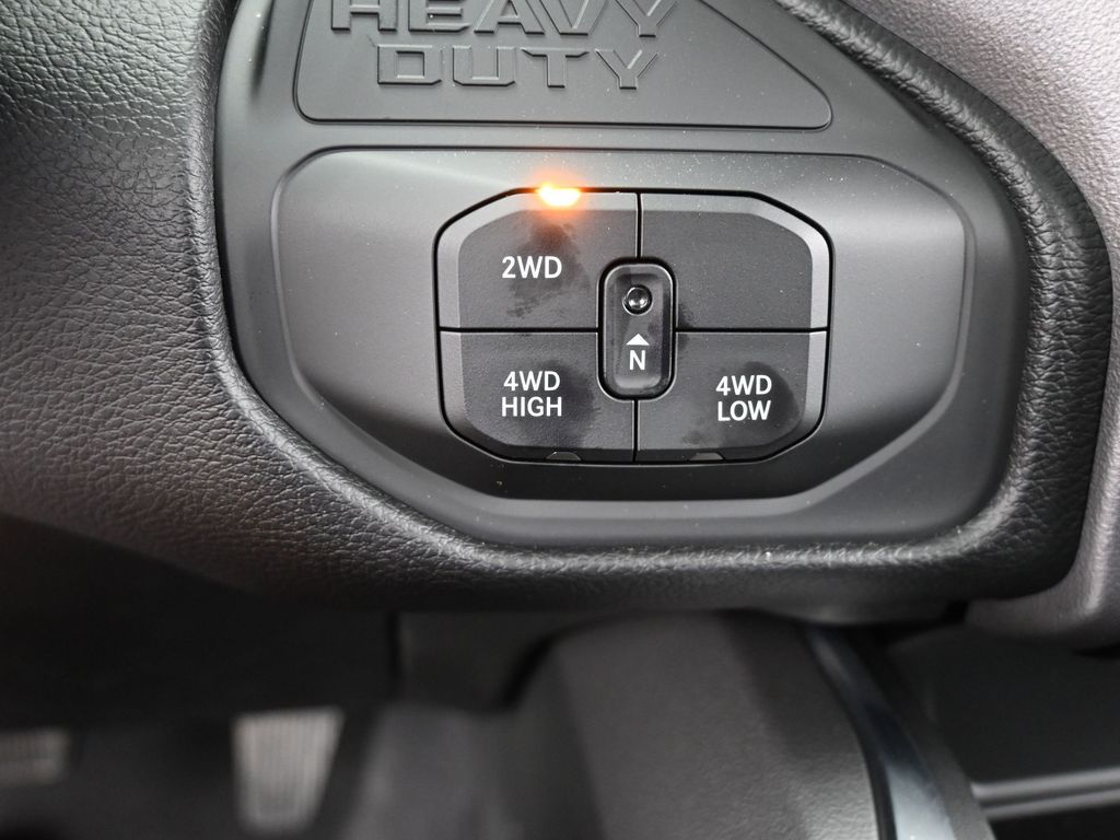 New 2026 Diamond Black Crystal Pearlcoat Ram Laramie image 24