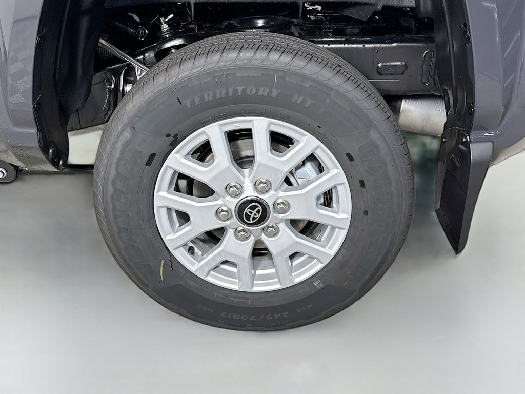 2025 Toyota Tacoma SR5 - Photo 11