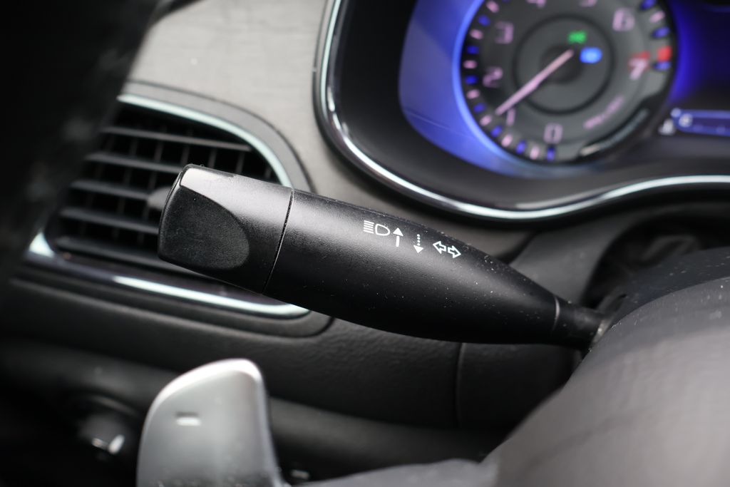 Thumbnail: 2016 Chrysler 200 - 20