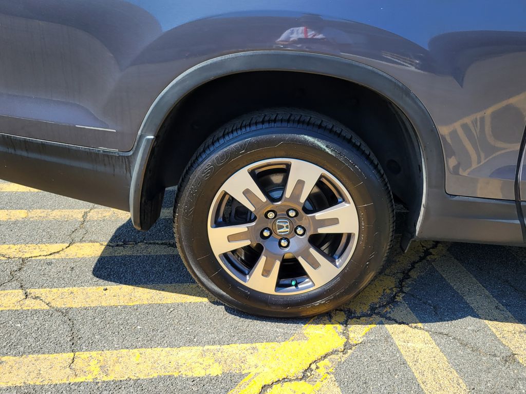 Thumbnail: 2019 Honda Ridgeline - 8