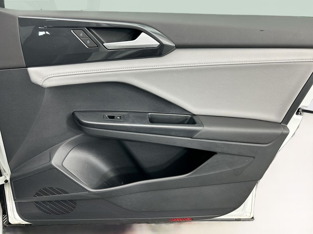 Thumbnail: 2022 Volkswagen Taos - 24