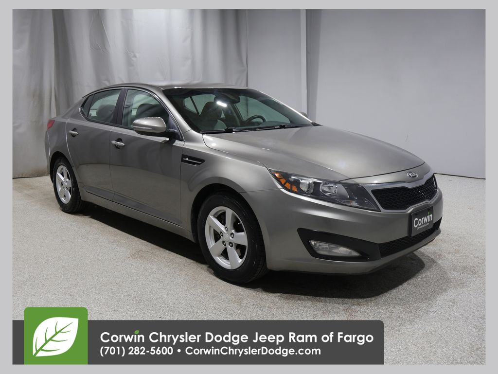Silver 2013 Kia Optima LX Sedan Front-Wheel Drive 6-Speed Automatic