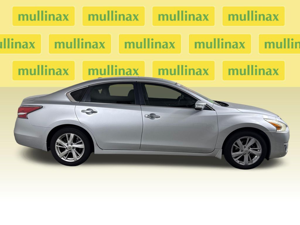 Used 2015 Silver Nissan 2.5 SL image 3