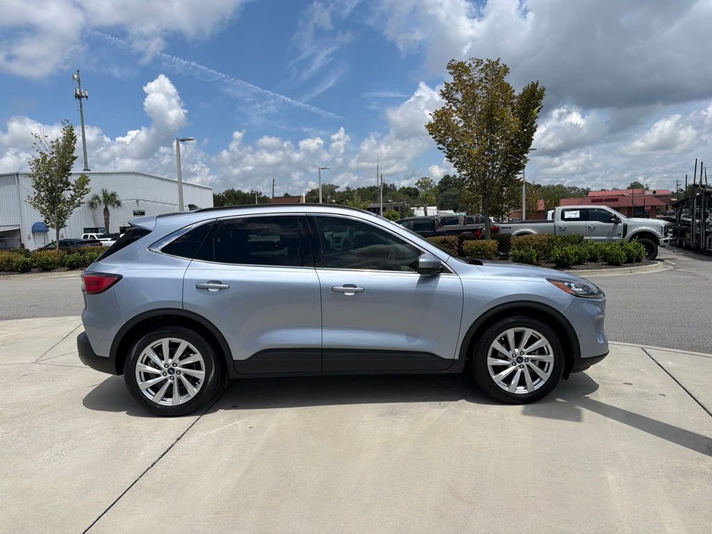 2022 Ford Escape Titanium Hybrid