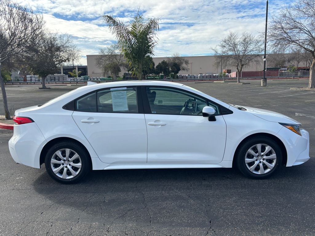 Thumbnail: 2021 Toyota Corolla - 4