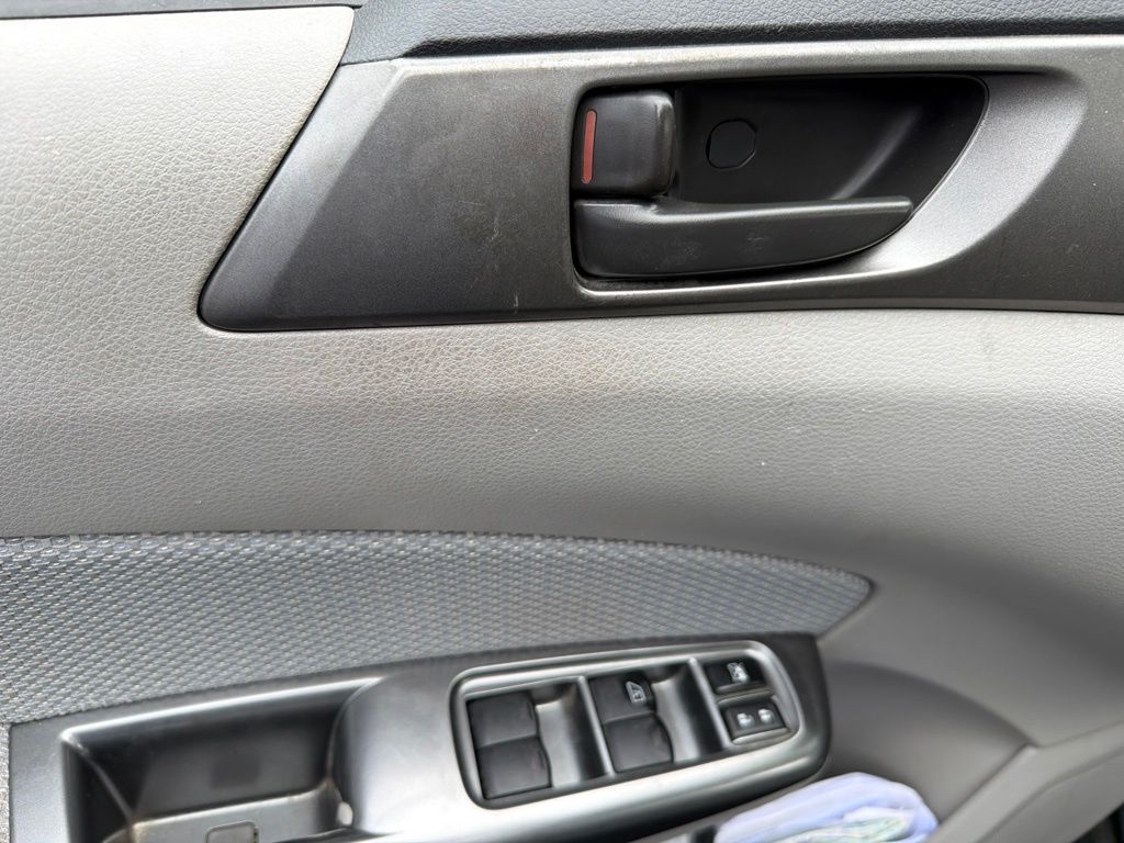 Used 2011 Green Subaru 2.5X image 13