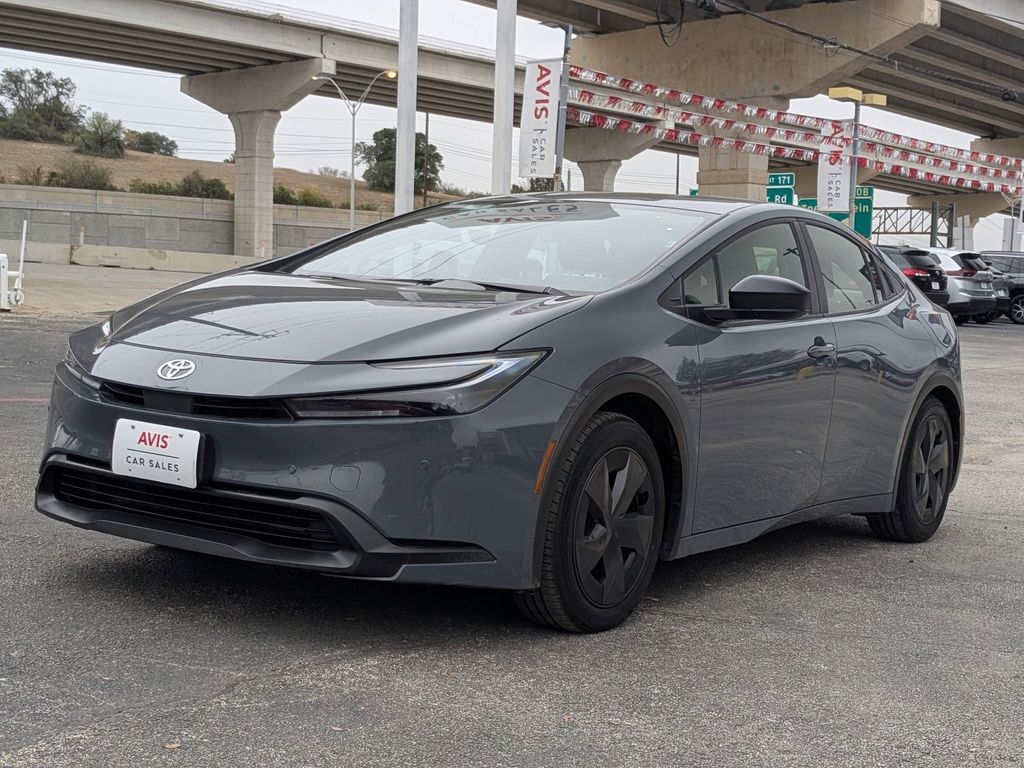 2025 Toyota Prius LE FWD