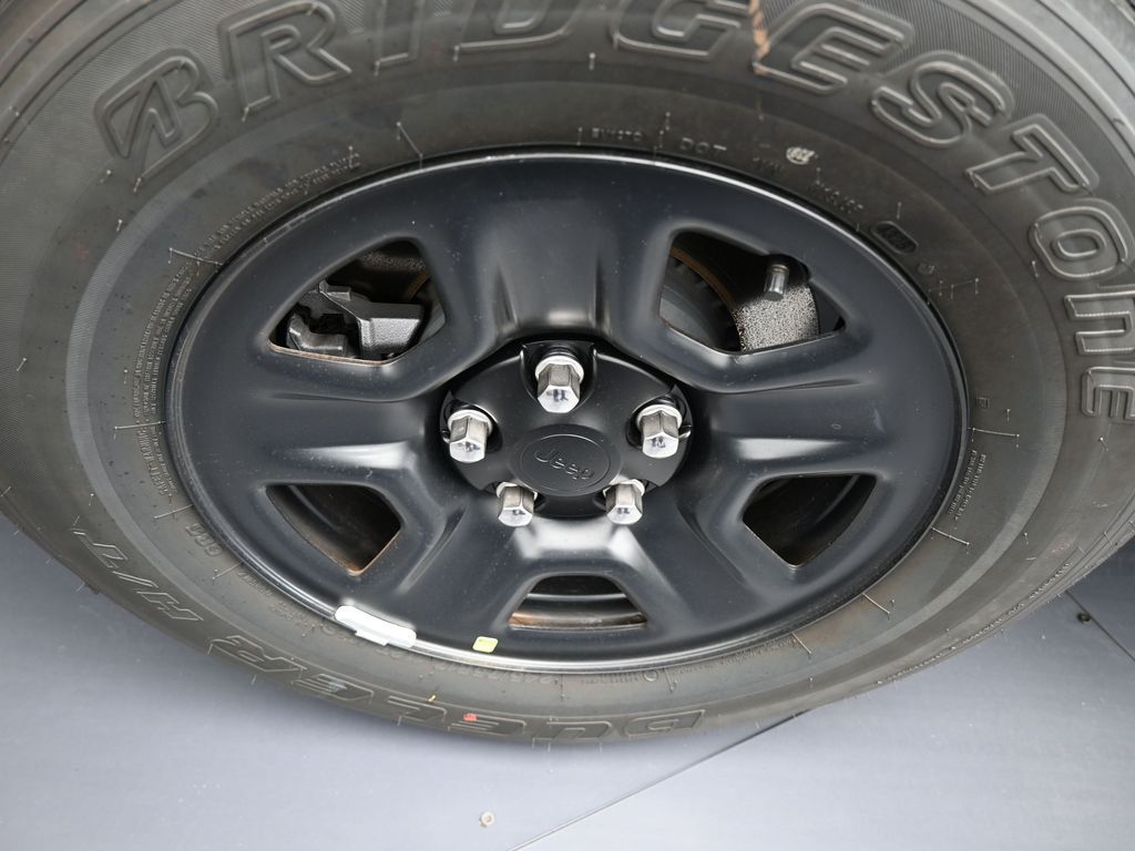 New 2026 Reign Jeep Sport image 35