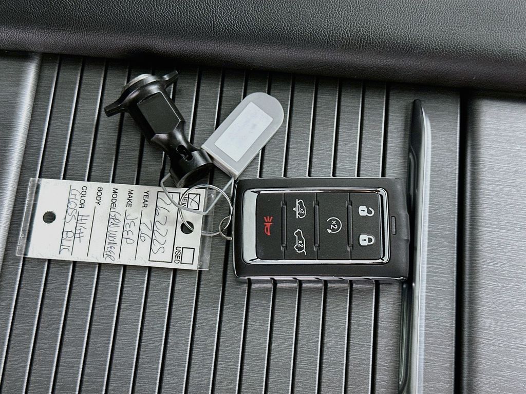 JeepGrand Wagoneer20
