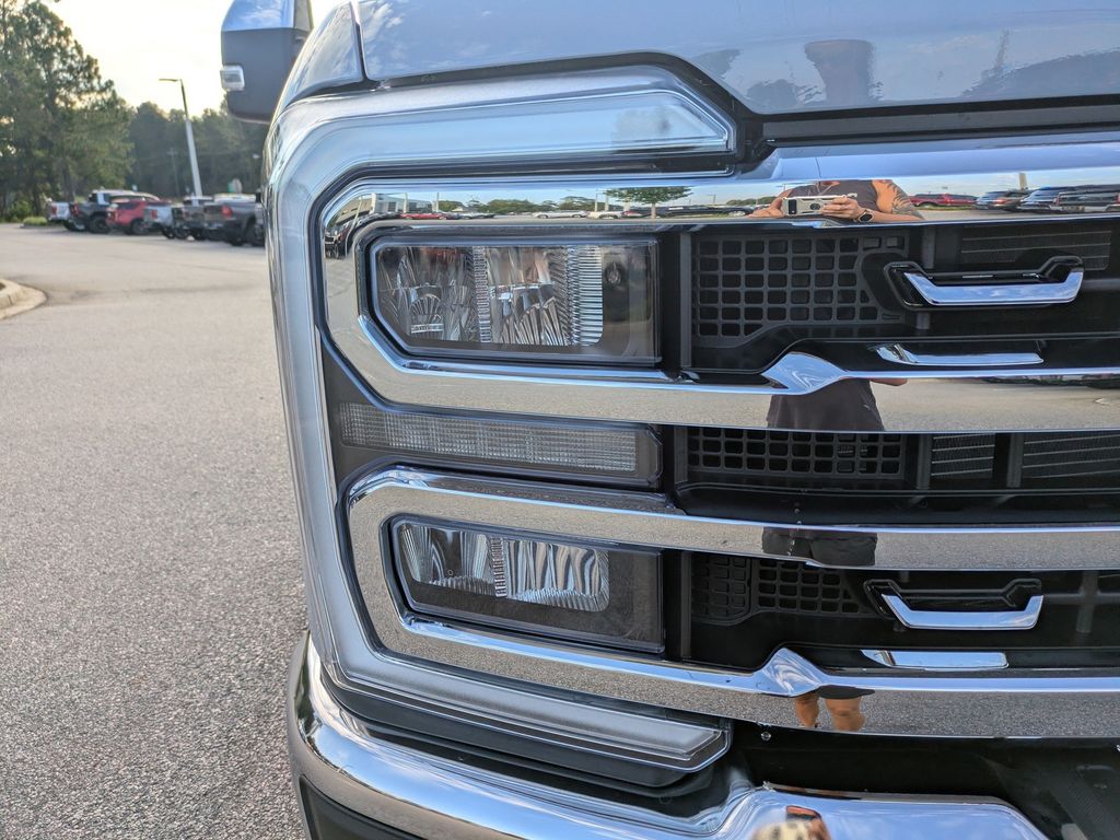 2026 Ford F-350 Super Duty LARIAT