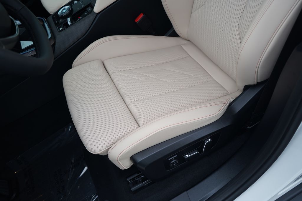 Thumbnail: 2026 BMW X3 - 10