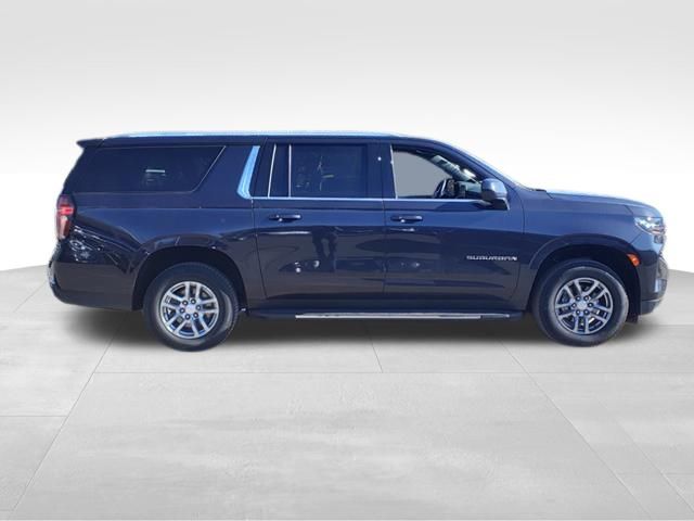 2023 Chevrolet Suburban LT 8