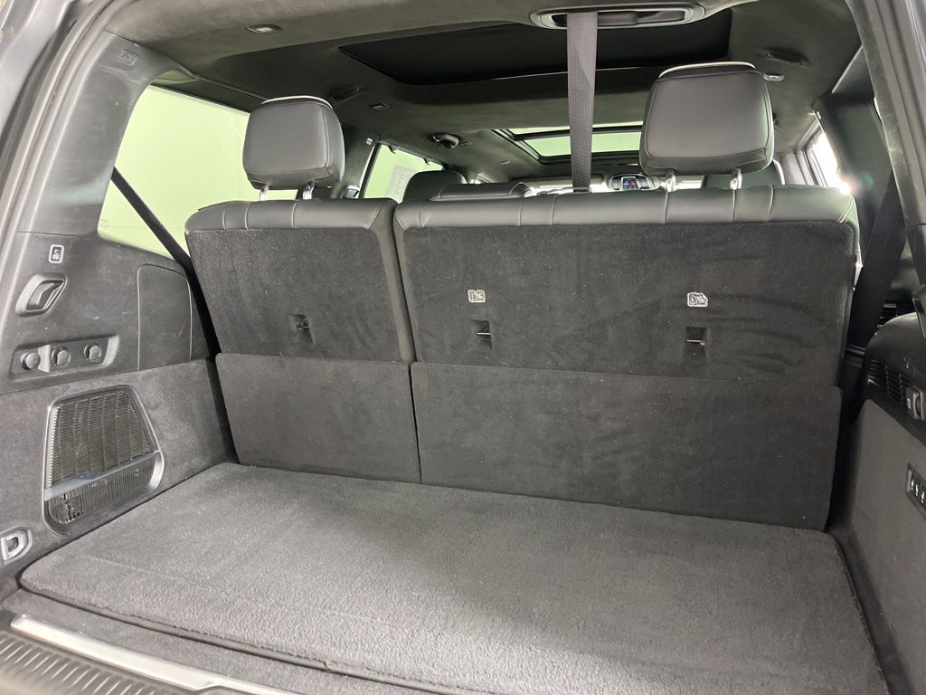 Thumbnail: 2023 Jeep Grand Wagoneer - 13