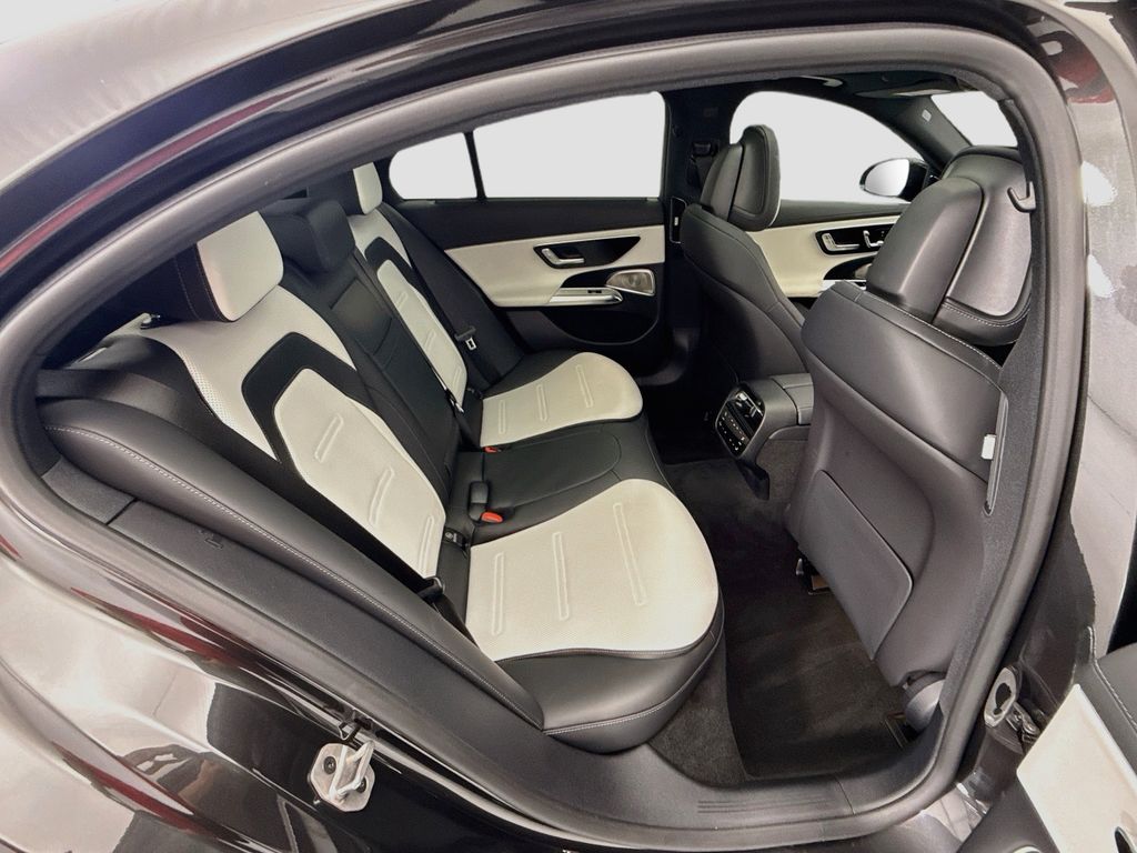 Thumbnail: 2026 Mercedes-Benz E-Class - 21