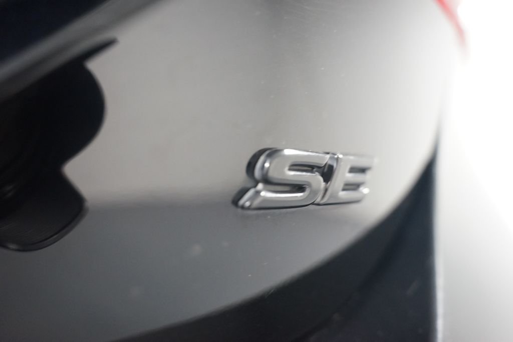 Thumbnail: 2024 Toyota Camry - 10