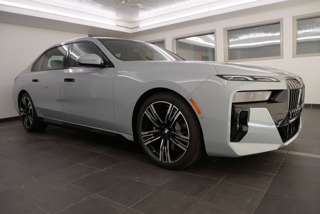 2024 BMW 7 Series 740i 8