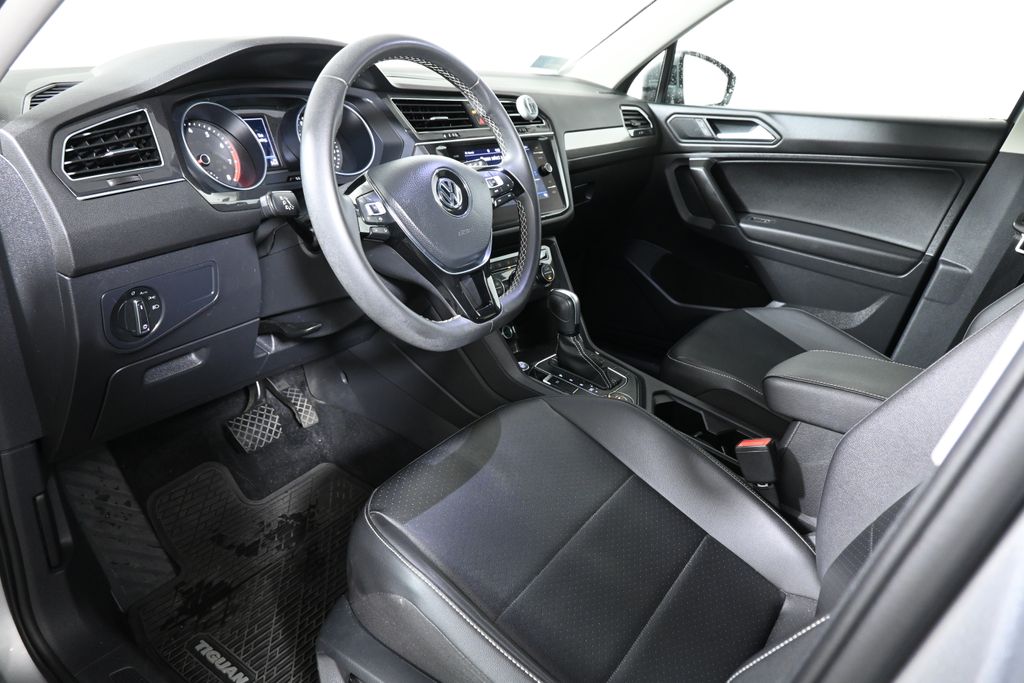 Thumbnail: 2021 Volkswagen Tiguan - 4