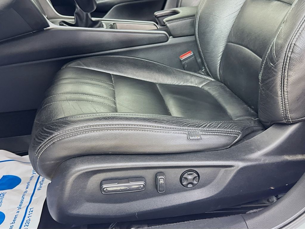 Used Car 2019 Honda Accord  Sport 2.0t For Sale Under $25,000 In Austin, Texas