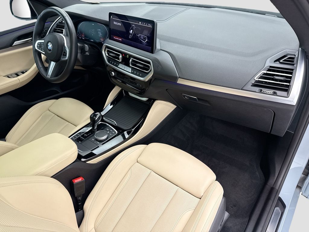 Thumbnail: 2024 BMW X4 - 16