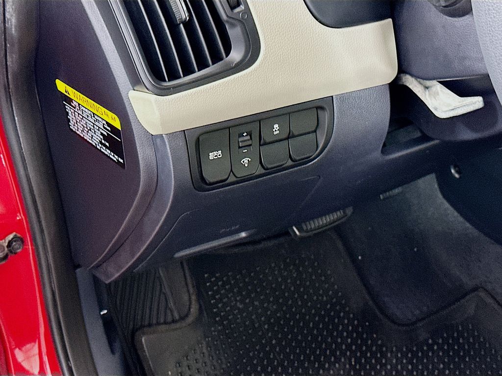 Thumbnail: 2013 Kia Rio - 10