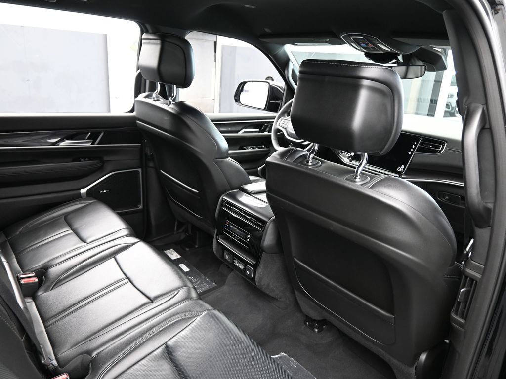 Used 2024 Diamond Black Crystal Pearlcoat Jeep Base image 46