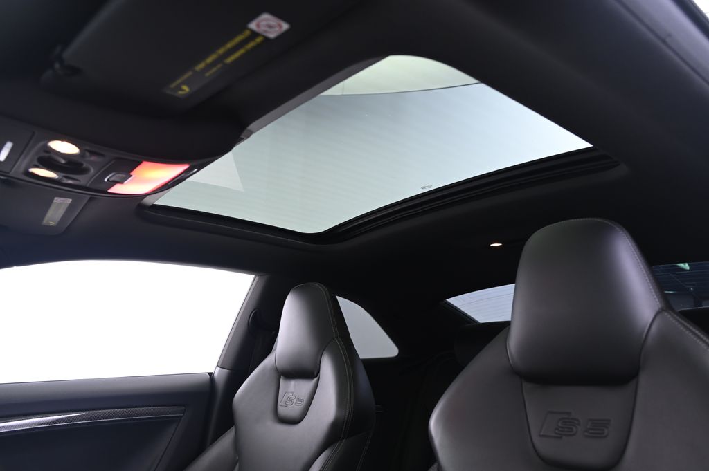 Thumbnail: 2013 Audi S5 - 22