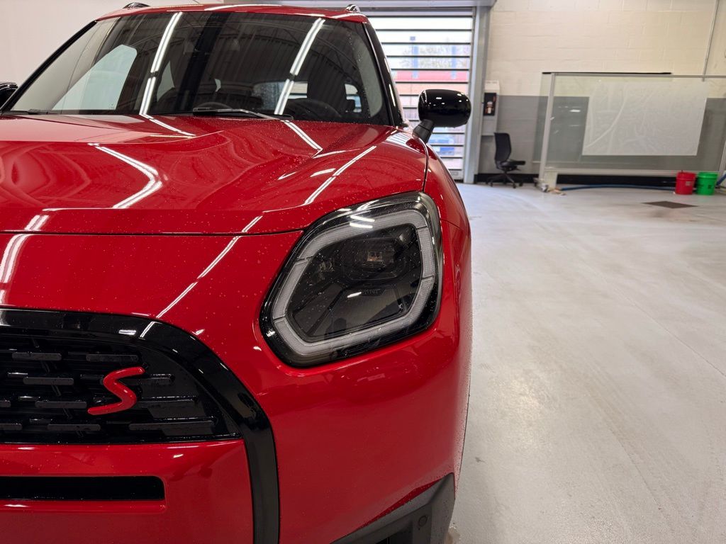 2025 MINI Cooper Countryman Iconic 9
