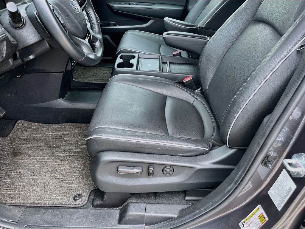 Used 2025 Gray Honda Touring image 20