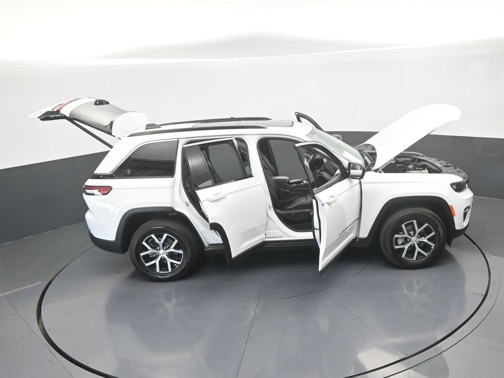 Used 2024 Bright White Clearcoat Jeep Limited image 75