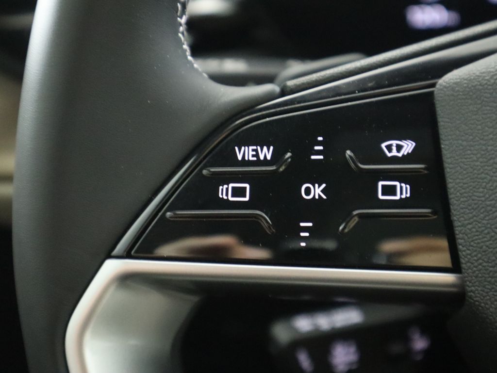 Thumbnail: 2025 Audi Q5 - 13