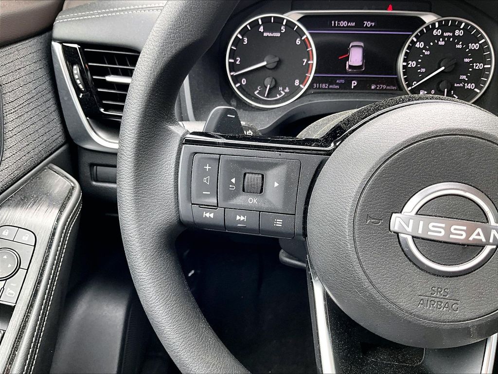 2022 Nissan Rogue — photo 23