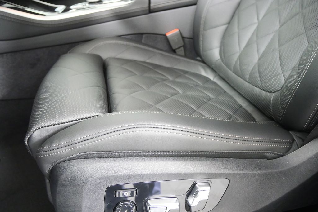 Thumbnail: 2026 BMW X5 - 10