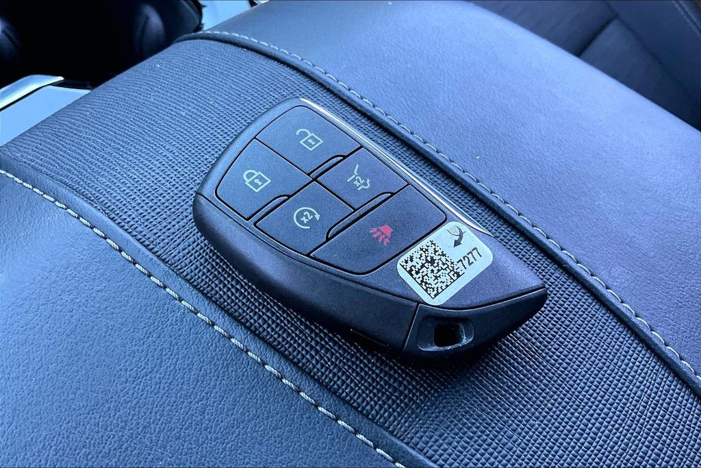 Used 2025 Buick Enclave SUV
