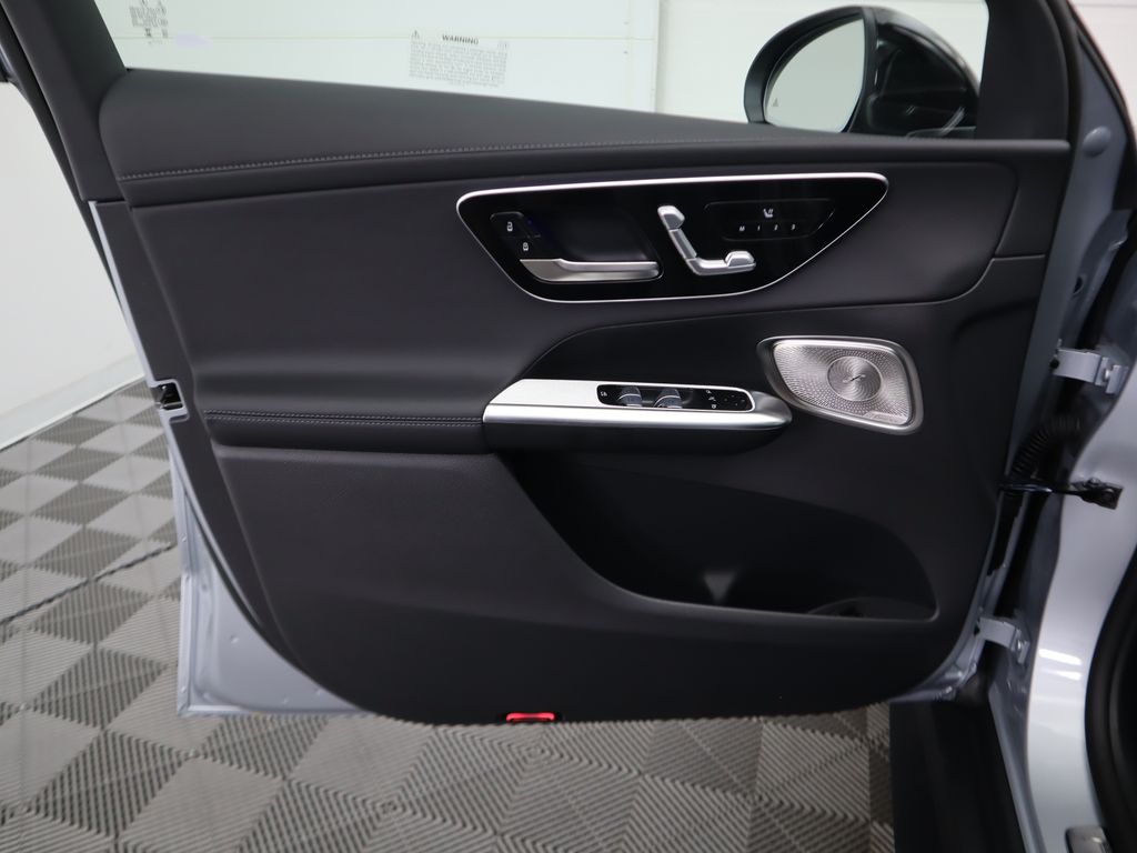2024 Mercedes-Benz GLC 300 26