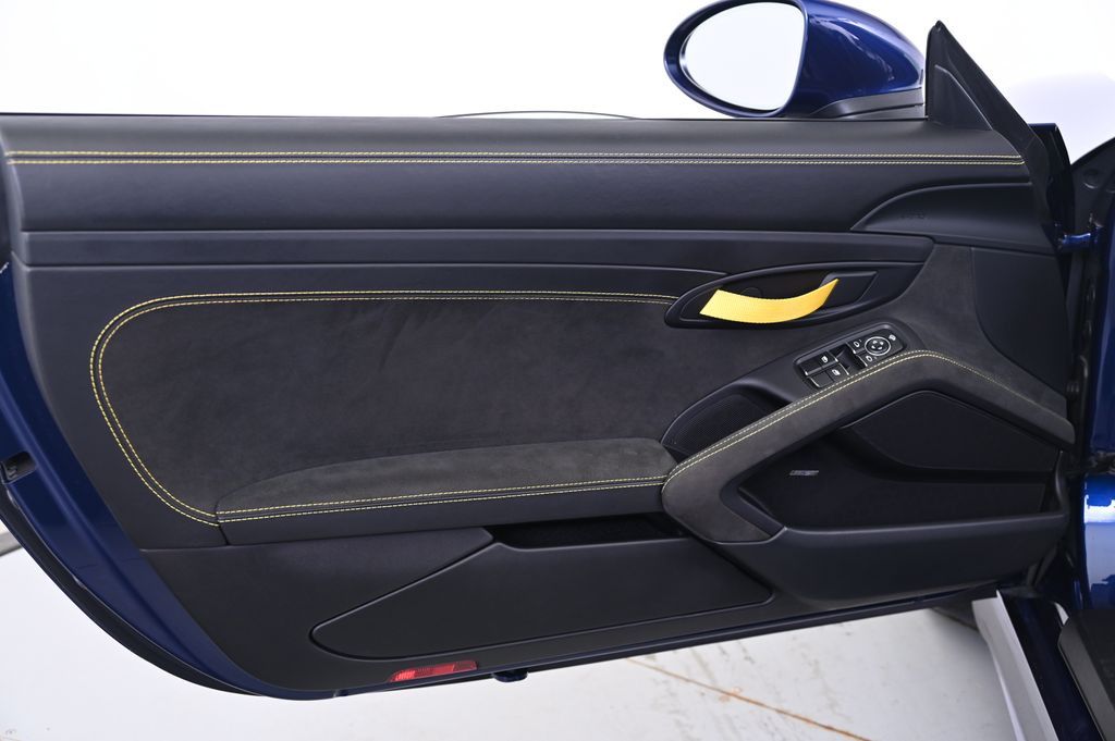 2021 Porsche   29