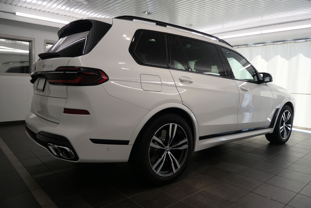 2025 BMW X7 M60i 7