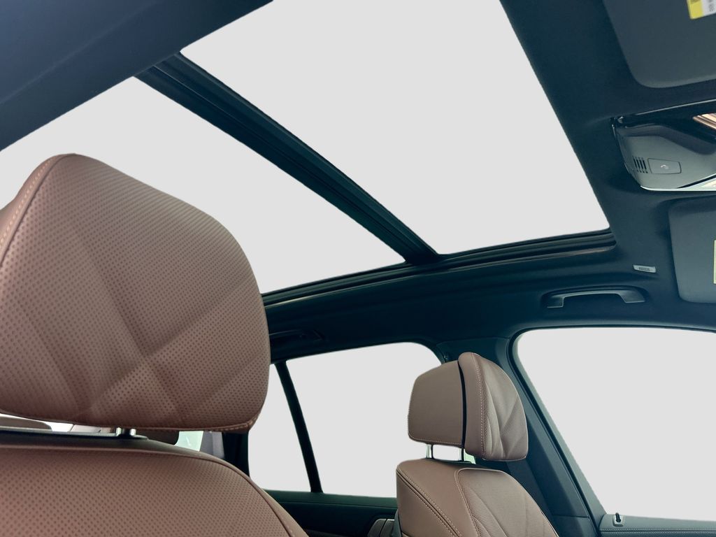 Thumbnail: 2026 BMW X5 - 17