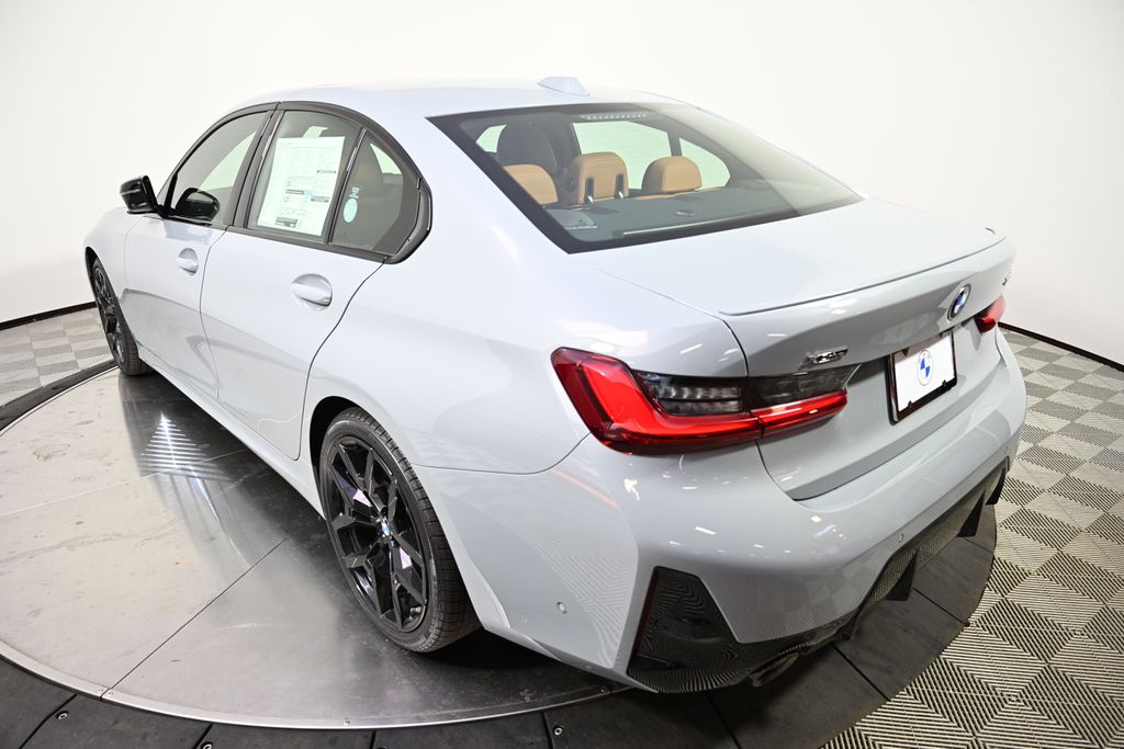 Thumbnail: 2025 BMW 3 Series - 3