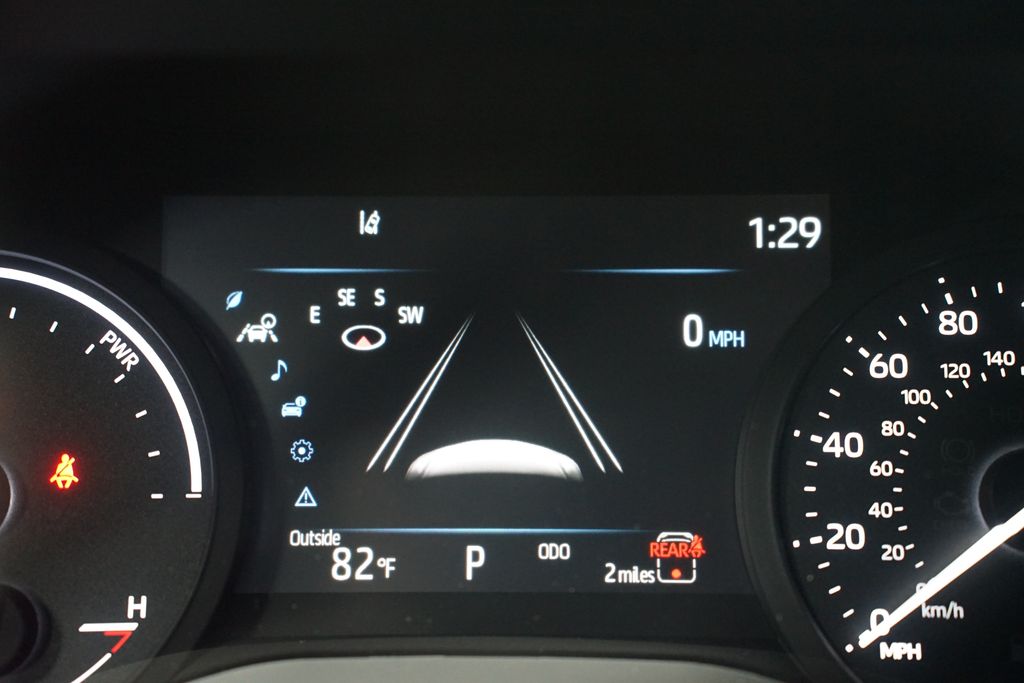 2025 Toyota Sienna XLE 16