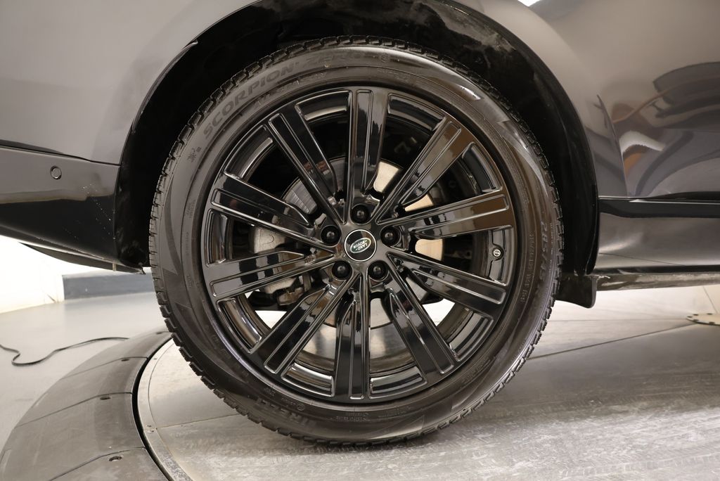 Thumbnail: 2023 Land Rover Range Rover - 11