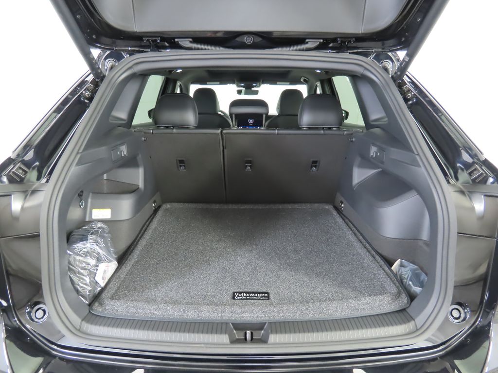 2025 Volkswagen Tiguan SE R-Line Black 29