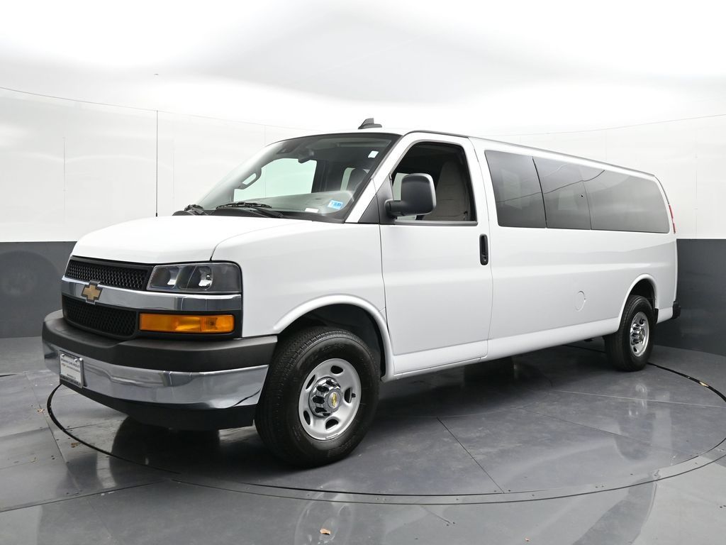 Summit White 2024 Chevrolet Express 3500 LT Extended RWD Van Rear-Wheel Drive 8-Speed Automatic Overdrive