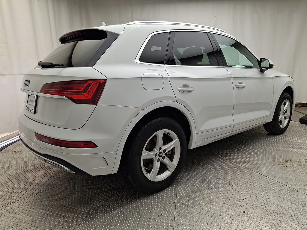 Thumbnail: 2024 Audi Q5 - 4