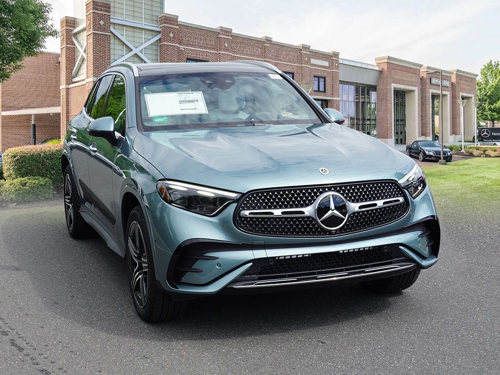2025 Mercedes-Benz GLC 350 2