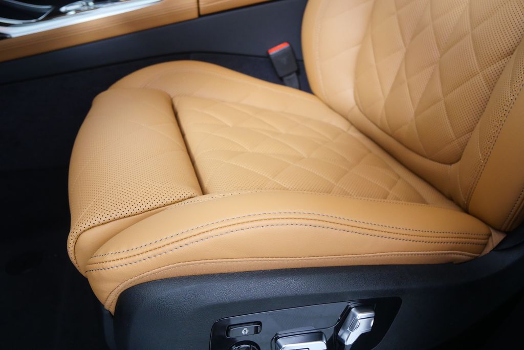 Thumbnail: 2026 BMW X7 - 10