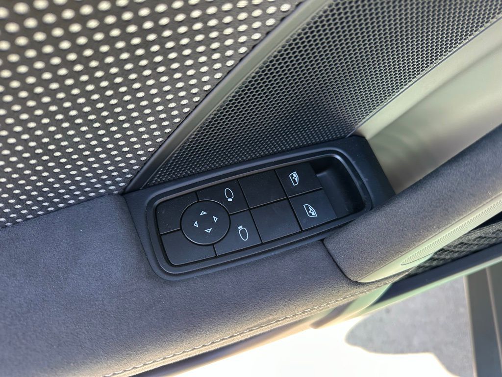 Thumbnail: 2025 Porsche 911 - 21